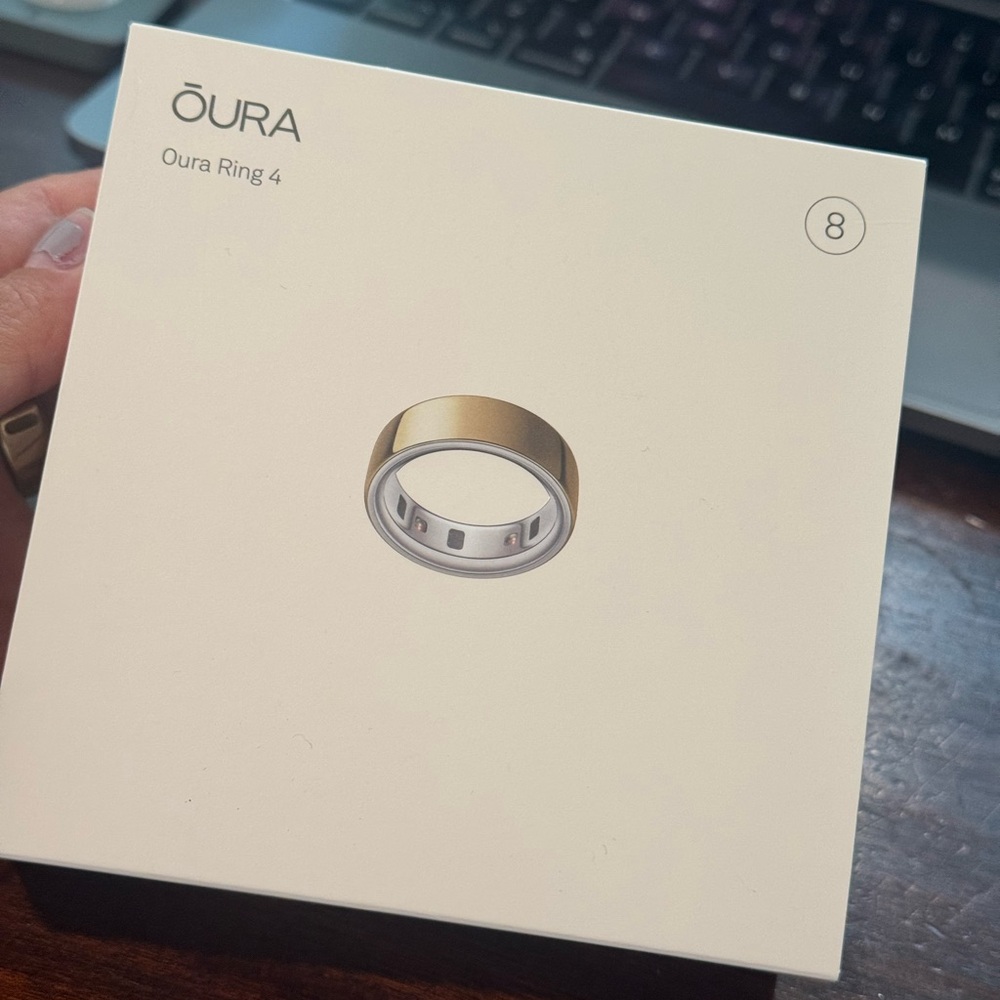 Oura Ring 4 in Elegant Gold and Silver - Picture 1 of 4
